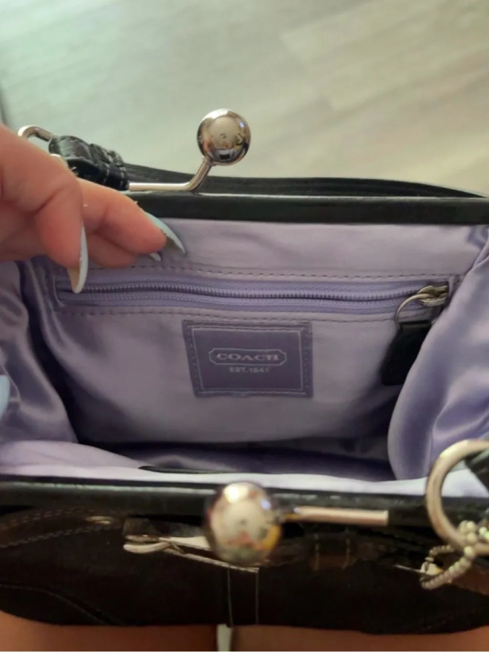 Vintage Coach Madison 3579 mini purse (lavender interior)